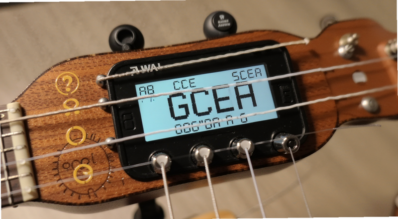 尤克里里四弦调音器屏幕显示GCEA