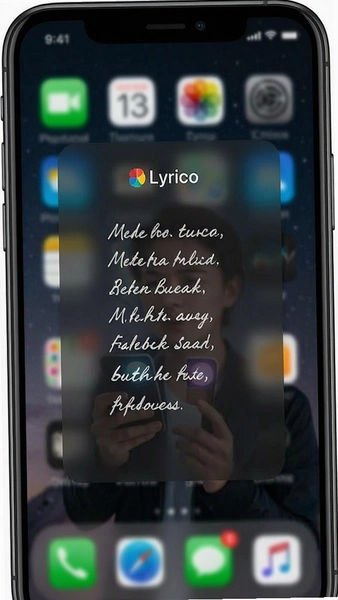 Lyrico歌词浮窗在手机桌面显示效果