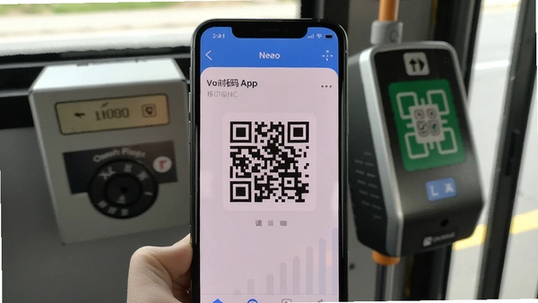 �������ϳ���Appʹ�ý��棬�ֻ���Ļ��ʾ��̬��ά�룬�����ǹ�����Ͷ�����ɨ�������������������