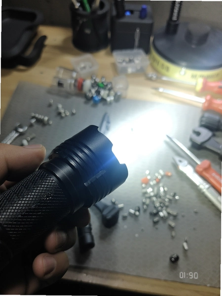 超亮手电筒内存占用实测截图